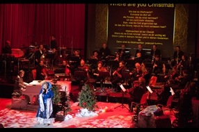 "Where Are You Christmas" mit Marion Pagels als Mondkönigen
